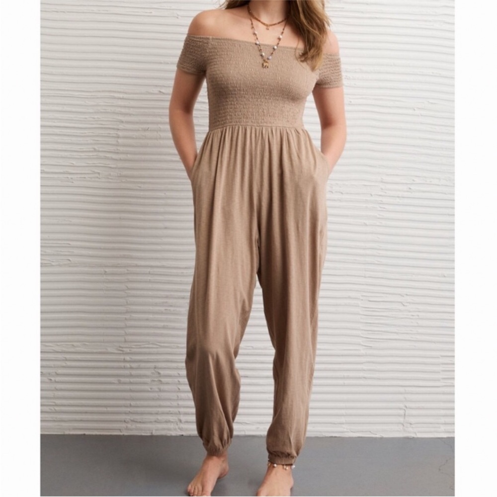 AE - Off-Shoulder Jumpsuit